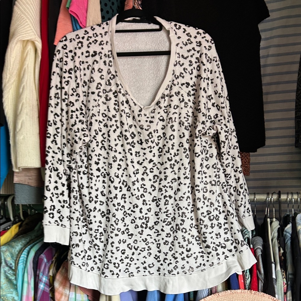 Women's Cream Leopard-Print V-Neck Sweater